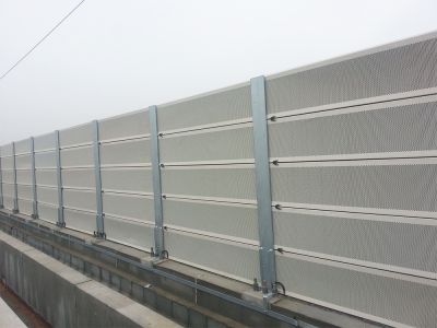 微孔鐵路聲屏障