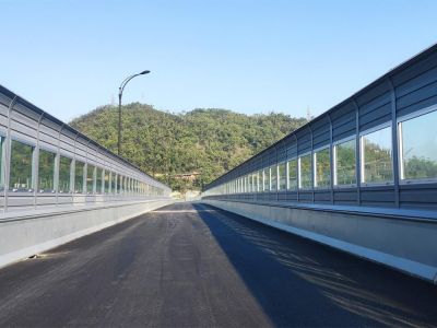 樂凱南大街高架橋聲屏障項目施工